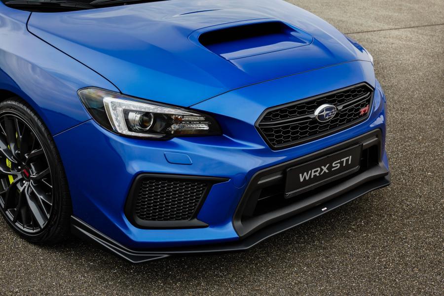 Детали экстерьера Subaru WRX STI 2017 года  (WW) (фото 9 из 40)